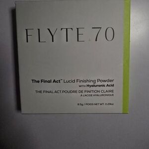 Lucid Finishing Powder with Hyaluronic Acid - White and Green